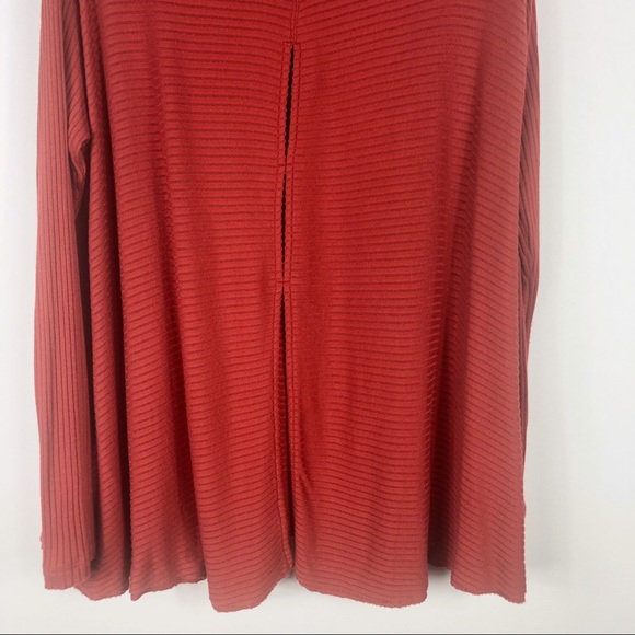 We The Free M Lover Ribbed Split Thermal Top NWOT - Picture 5 of 10